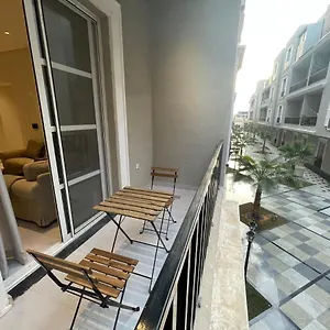 قطون - حطين K4 - بلكونة مطلّة عالممشى شقة الرياض